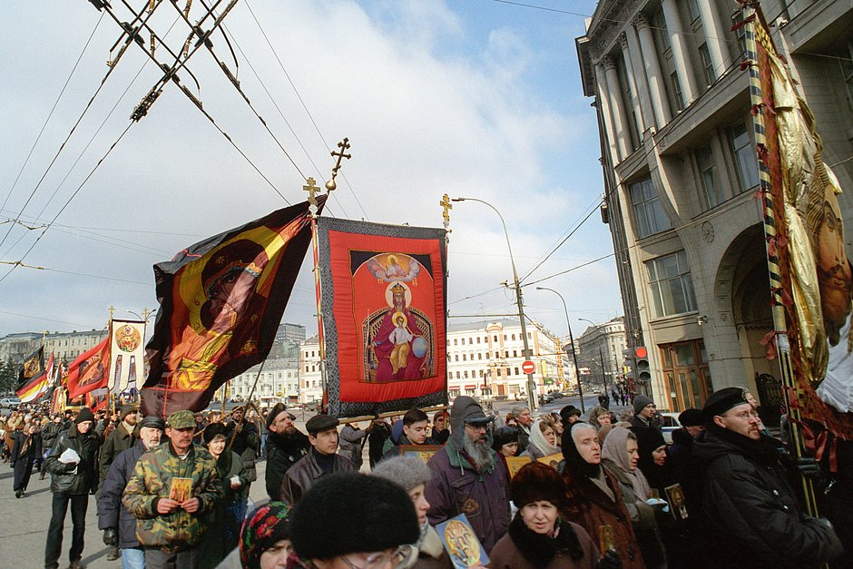 Крестный ход, посвященный 83-й годовщине явления Державной иконы Божьей Матери