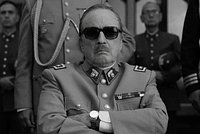 В сети «Граф» — фильм о ставшем вампиром Пиночете. Почему кино о бессмертном диктаторе обязательно стоит увидеть?