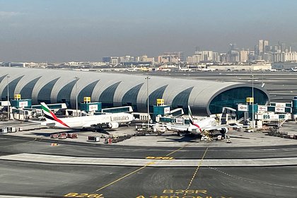 Туристка тронула сотрудницу таможни в Дубае и оказалась под угрозой тюрьмы