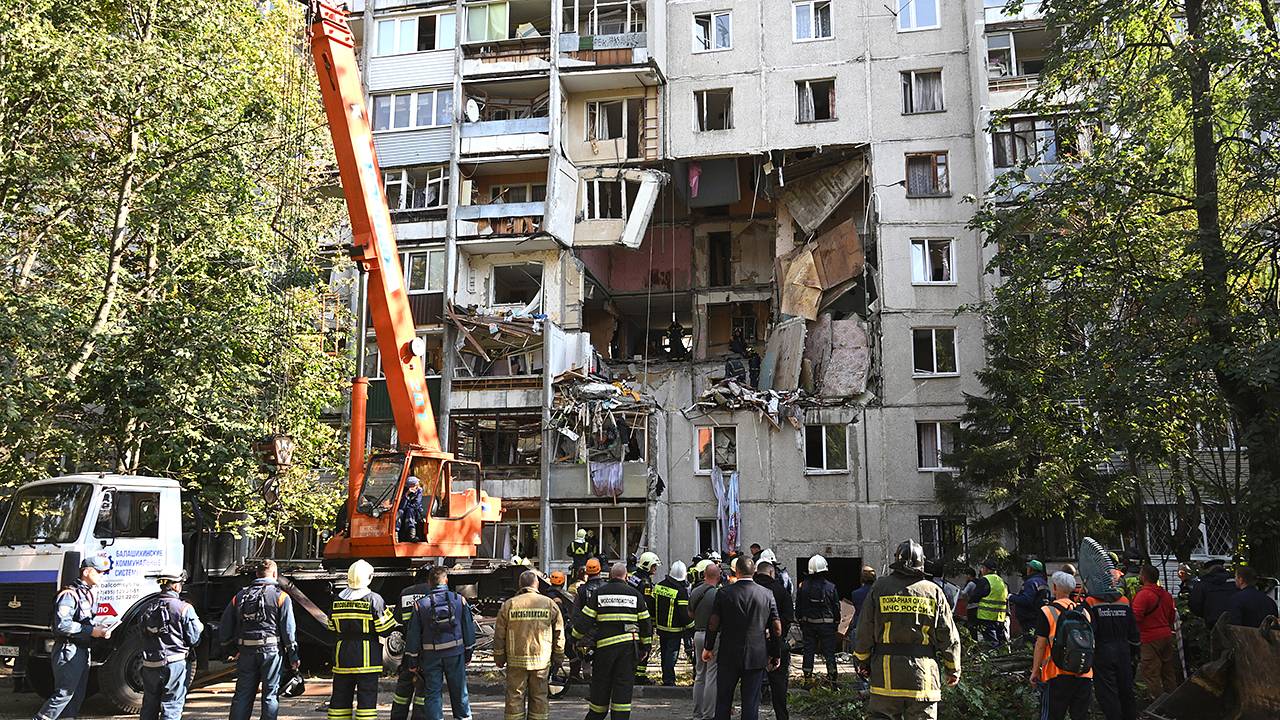 Пять человек погибли при взрыве газа в подмосковной многоэтажке. Под  завалами ищут мать с ребенком: Происшествия: Россия: Lenta.ru