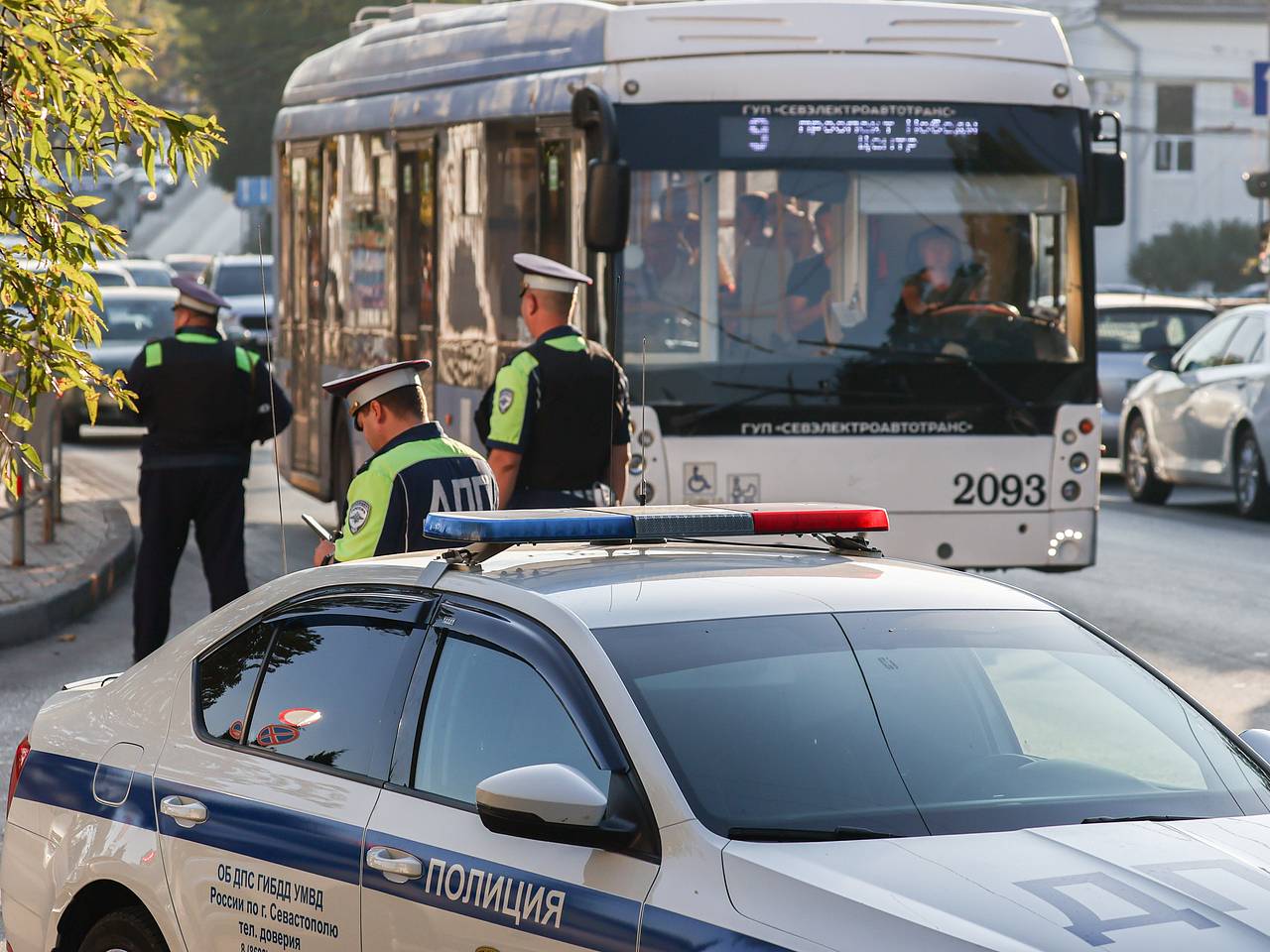 Власти Севастополя ограничили движение авто в центр города после атаки ВСУ:  Происшествия: Россия: Lenta.ru