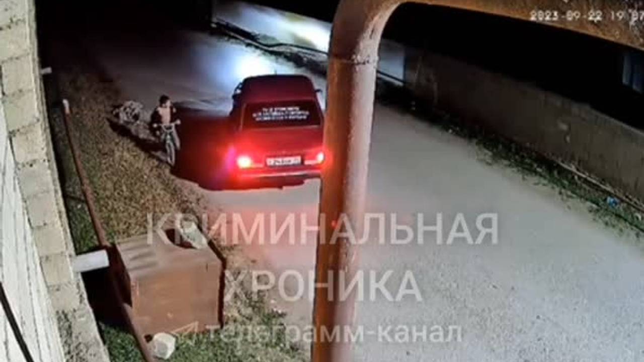 В Дагестане неизвестные на автомобиле нарочно сбили ребенка-велосипедиста:  Следствие и суд: Силовые структуры: Lenta.ru