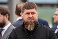 Кадыров выложил видео, на котором его сын избивает поджигателя Корана. Глава Чечни заявил, что гордится таким поступком