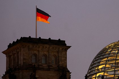Германия более чем наполовину уменьшит федеральные расходы на беженцев