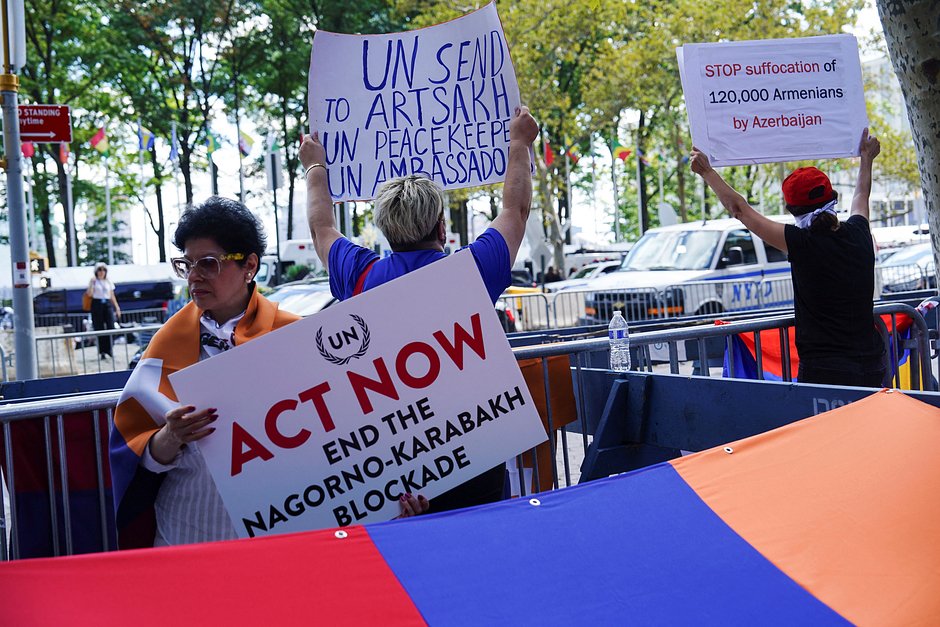 Американцы армянского происхождения протестуют против блокады Нагорного Карабаха, Нью-Йорк, США, 19 сентября 2023 года