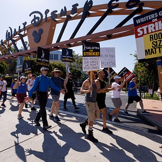 Гильдия сценаристов Голливуда объявила о завершении забастовки