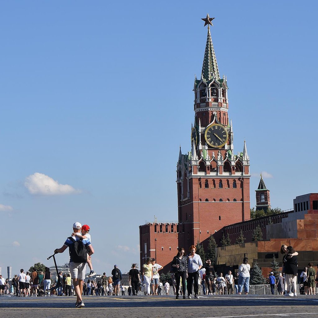 храм василия блаженного и спасская башня на одном