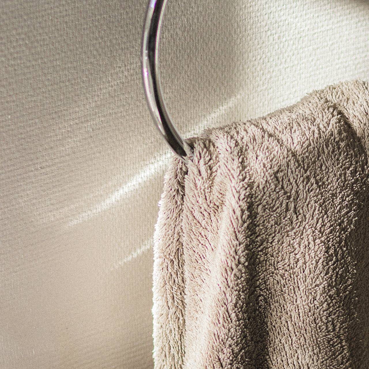 Почему полотенце воняет