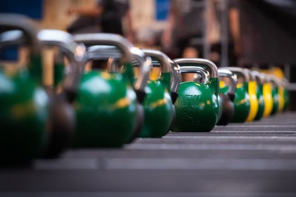 The expert spoke about the correct kettlebell snatch technique to pump up the muscles of the whole body