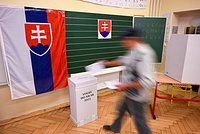 «Беспрецедентная дезинформация»: в Еврокомиссии оценили парламентские выборы в Словакии. Как это затронет Украину? 