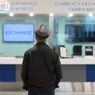 Экономисты призвали россиян не ждать укрепления рубля