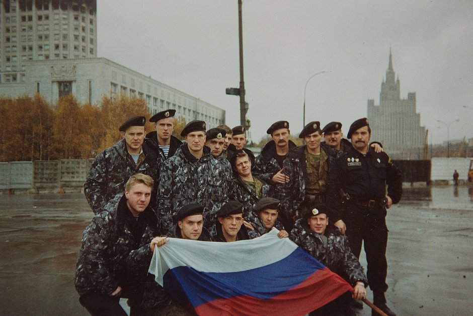 Подразделение Владимира Ефимова после штурма Белого дома