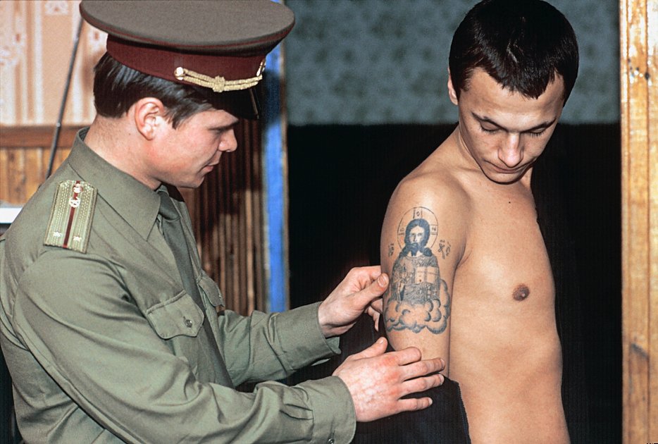 Татуировка с Иисусом Христом у советского заключенного, 1990 год