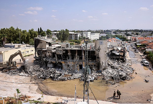 Полицейский участок в городе Сдерот, разгромленный ракетами ХАМАС