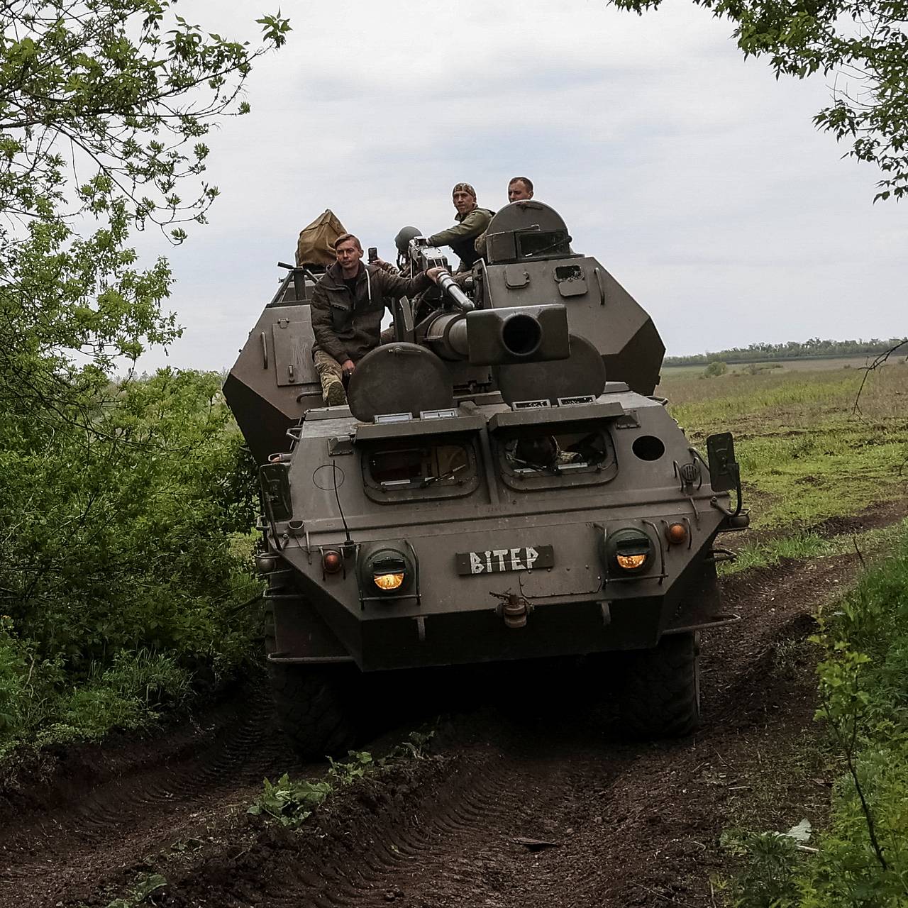 Украинский чиновник рассказал о сложной ситуации для ВСУ под Авдеевкой:  Украина: Бывший СССР: Lenta.ru