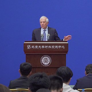 Боррель увидел риски для европейской экономики в тесных связях с Китаем