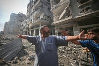 Блокада Израиля и помощь со всего мира. На чем зарабатывает и как выживает сектор Газа?