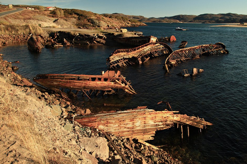 Кладбище деревянных кораблей возле «Териберки»