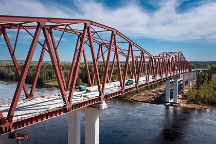 Путин открыл мост через реку Свирь под Ленинградом