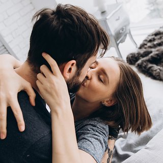 Как научиться целоваться в губы: правильная техника, инструкция: Отношения: Забота о себе: уральские-газоны.рф