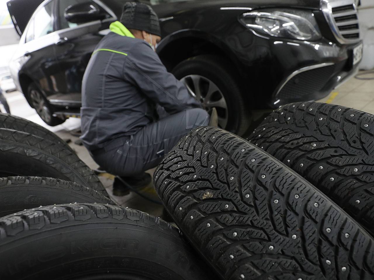 Водителям дали советы по выбору зимней резины: Общество: Россия: Lenta.ru