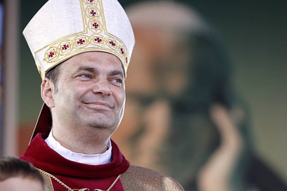 Польские священники устроили оргию и довели стриптизера до обморока. Что известно о секс-скандале, разозлившем Ватикан?