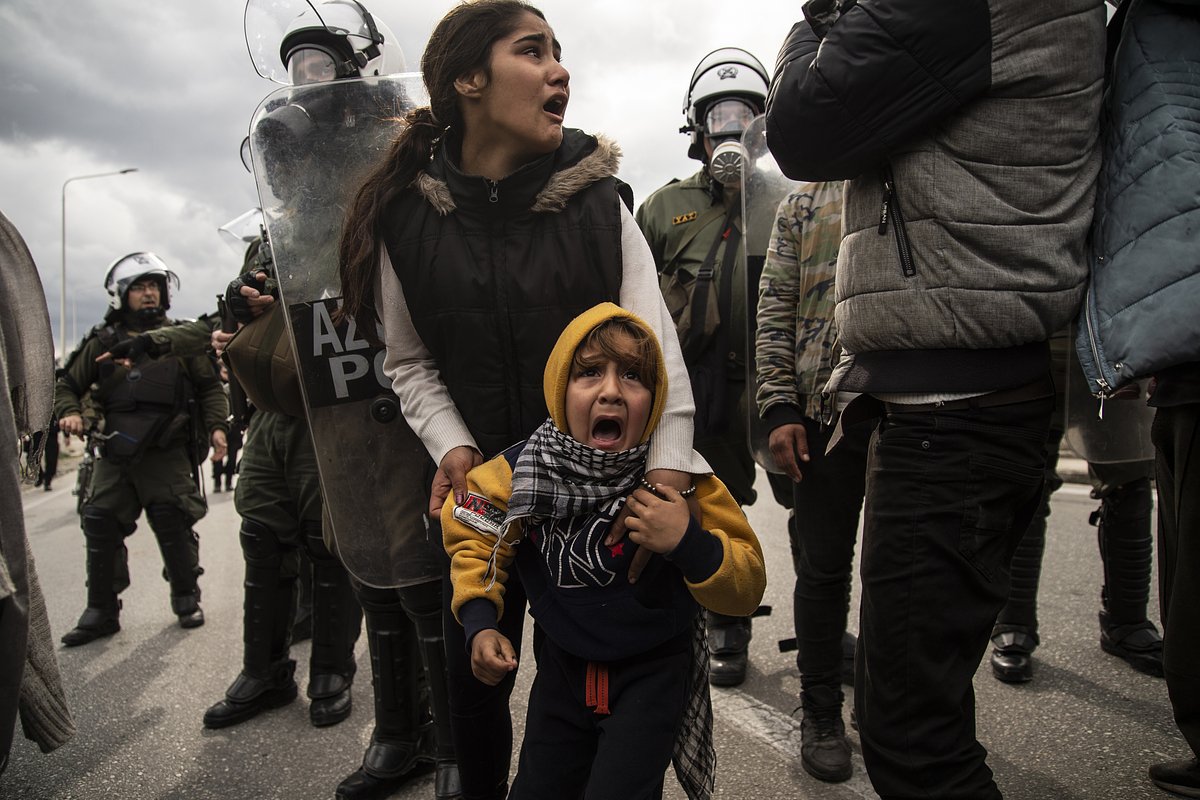 Столкновения между беженцами и полицией на греческом острове Лесбос, Митилини, Греция, 3 февраля 2020 года
