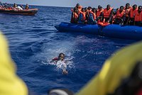 «Это война и гибель Европы» Как миграционный кризис поссорил европейцев и превратил Средиземное море в братскую могилу