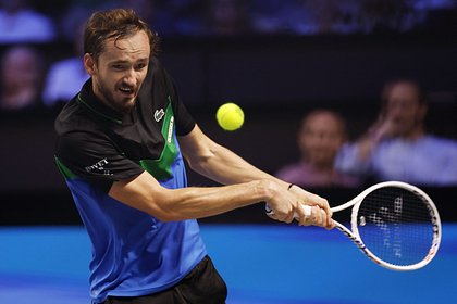 Медведев обыграл соотечественника Хачанова в четвертьфинале турнира ATP