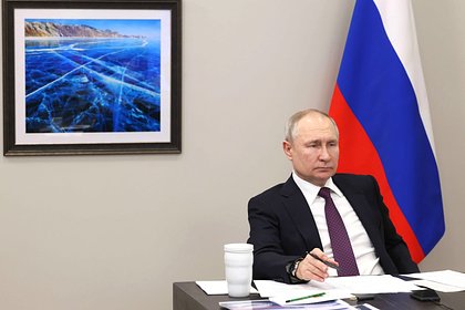 Президент России призвал спецслужбы действовать твердо для защиты Конституции