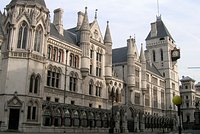 Лондонский суд отказал России в иммунитете по делу ЮКОСа 