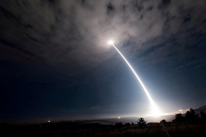 Американские военные подорвали межконтинентальную ракету из-за неполадок