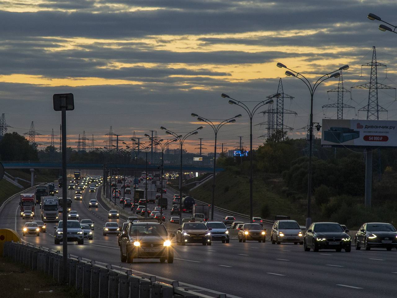 В Госдуме предложили вдвое снизить налог на авто для водителей без штрафов:  Общество: Россия: Lenta.ru