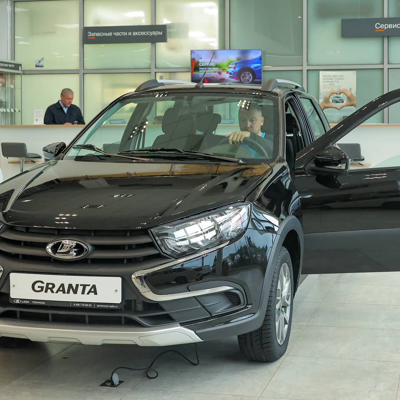 Объемы продаж Lada Granta в России оказались рекордными: Рынки: Экономика:  Lenta.ru