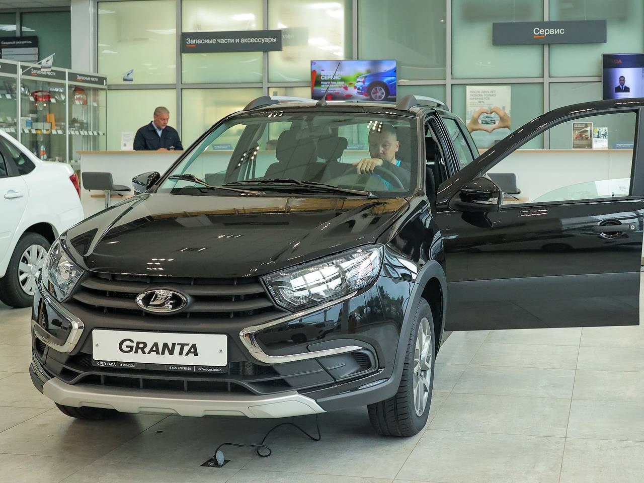 Объемы продаж Lada Granta в России оказались рекордными: Рынки: Экономика:  Lenta.ru