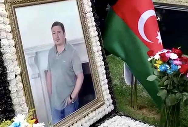 Фото вора в законе Надира Салифова (Гули) на его могиле в Турции