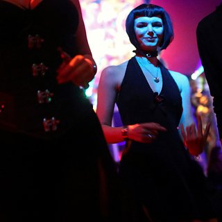 Kinky Party остановил проведение секс-вечеринок в России
