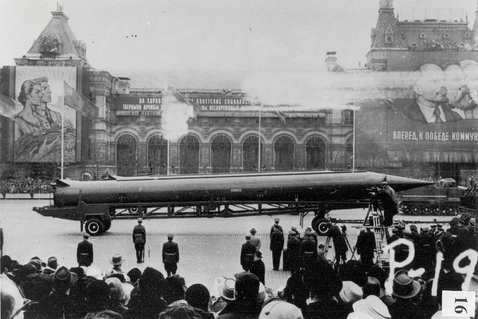 Ракета Р-12 на Красной площади