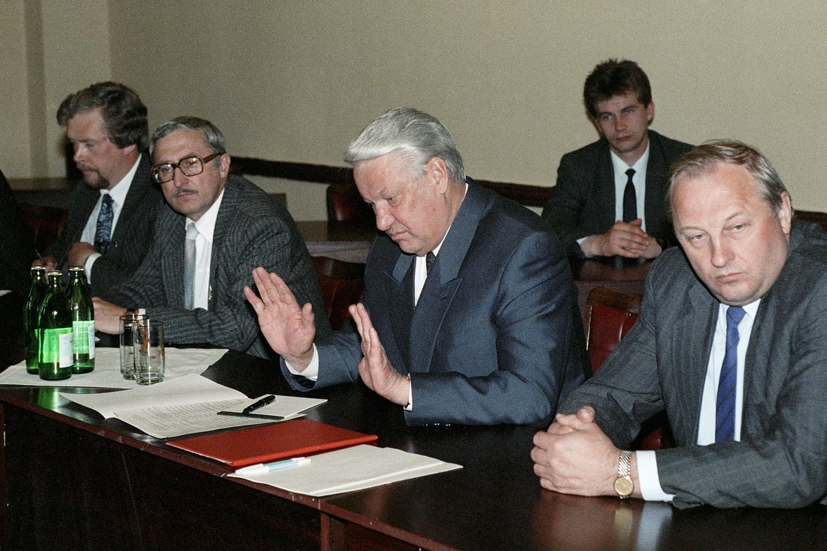 Ельцин и Россель на совещании с руководством Нижнего Тагила, 1992 год
