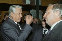 «Это удар по единству России» 30 лет назад Ельцин ликвидировал Уральскую республику. Почему он испугался своих земляков?