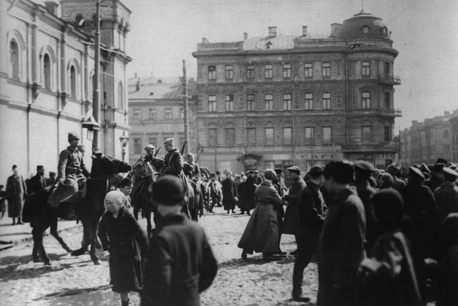 Русские казаки в Лемберге (Львове), апрель 1915 года