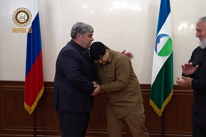 15-летний сын Кадырова получил награду из рук еще одного главы региона