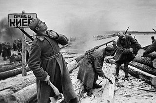  Советские саперы наводят переправу через Днепр, 1943 год