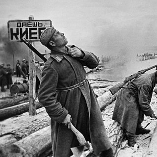  Советские саперы наводят переправу через Днепр, 1943 год