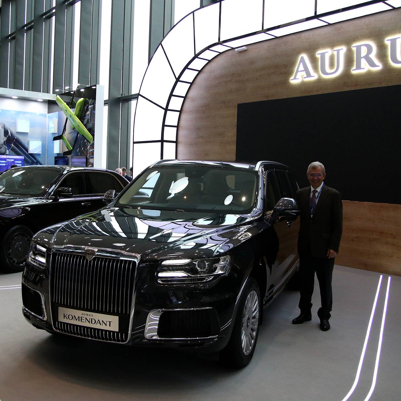 Российский премиальный автомобиль Aurus начали собирать в Эмиратах | Бизнес