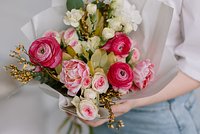 Что подарить на День матери — 2025: 170 идей полезных и необычных подарков для мамы