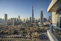 Россияне массово продают элитное жилье в Дубае и скупают квартиры в Сочи. Почему у них начались проблемы в Эмиратах?