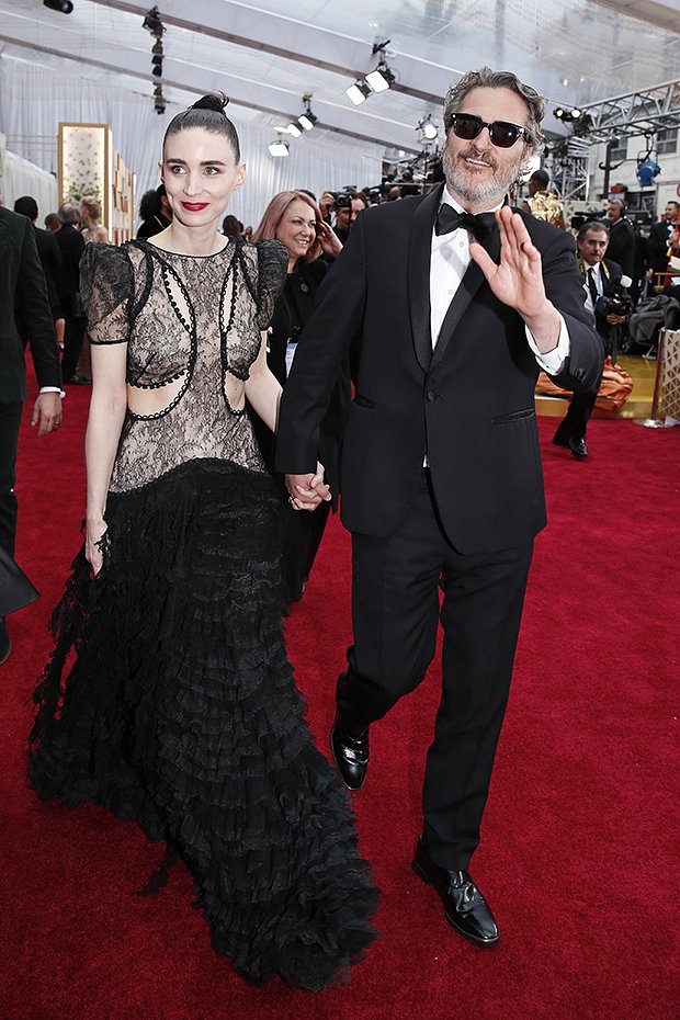 Хоакин Феникс и Руни Мара на церемонии вручения премии «Оскар», 2020 год