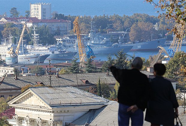 Корабли в черноморском порту Севастополя