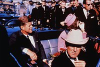 60 лет назад убили президента США Джона Кеннеди. Почему американцы не верят в официальную версию и ищут след КГБ и ЦРУ?